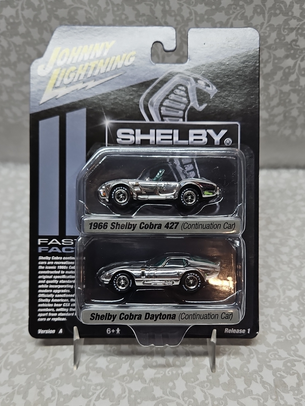 Johnny Lightning 1966 Shelby Cobra 427 & Shelby Cobra Daytona Chrome